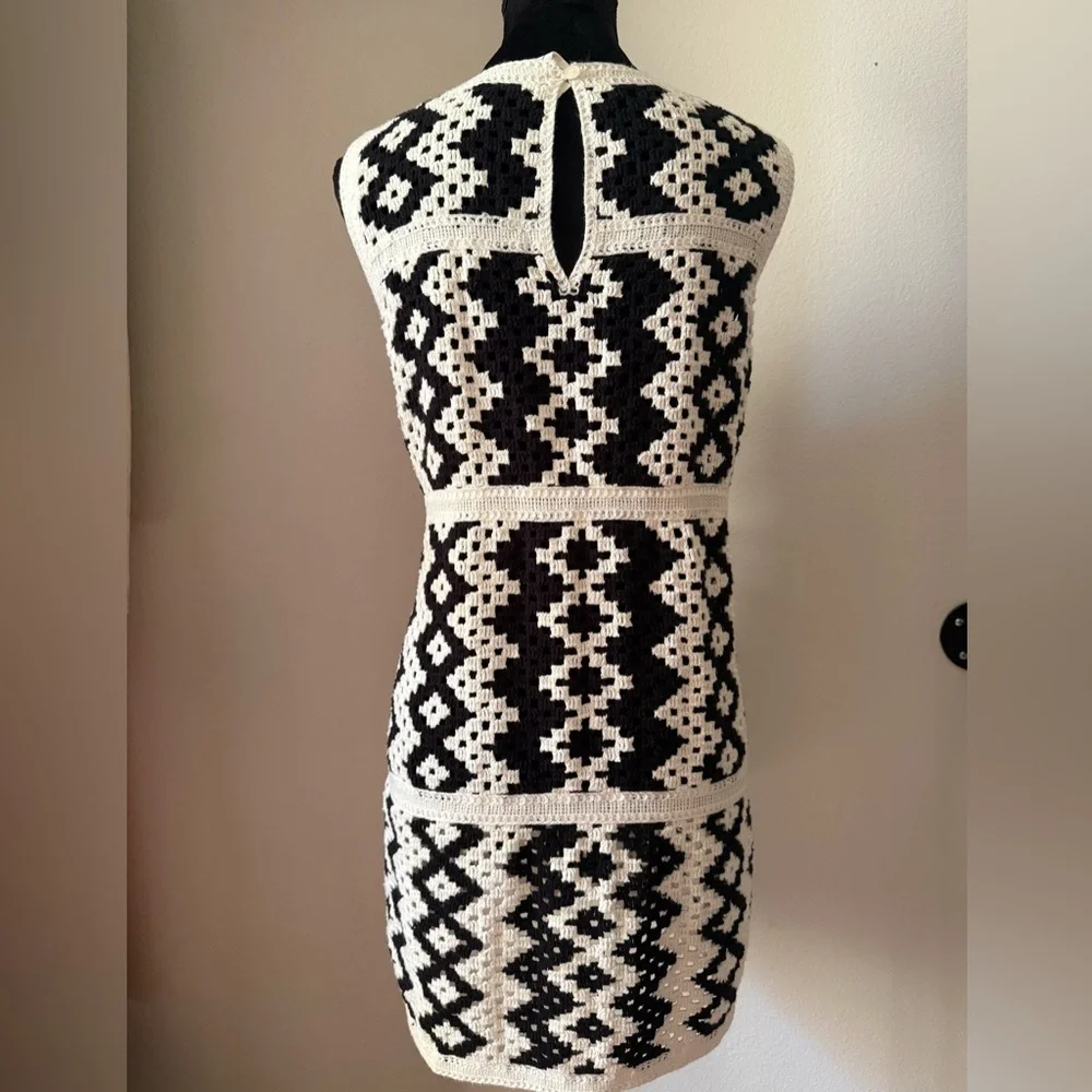 EUC LOFT Beach Crochet Swimsuit Coverup Size M - Picture 4 of 7